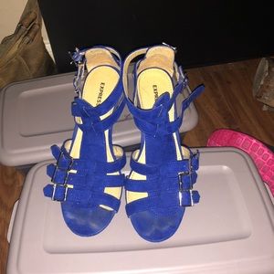 Express sandals